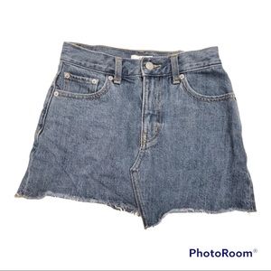 Aritzia TNA Distressed Raw Hem Blue Denim Mini Skirt - Size 00, XXS